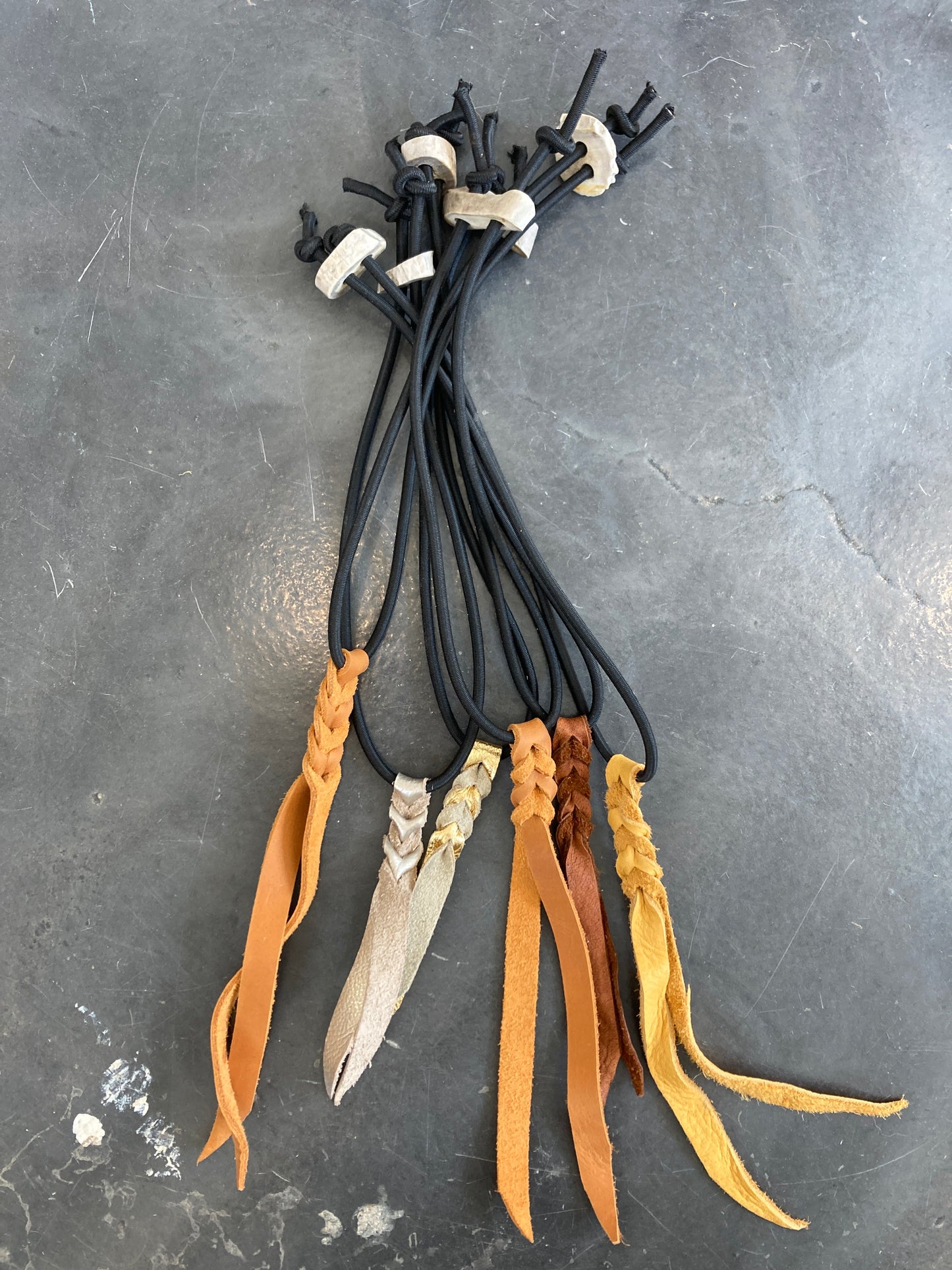 Black Bungee Buckhorn Rope Strap